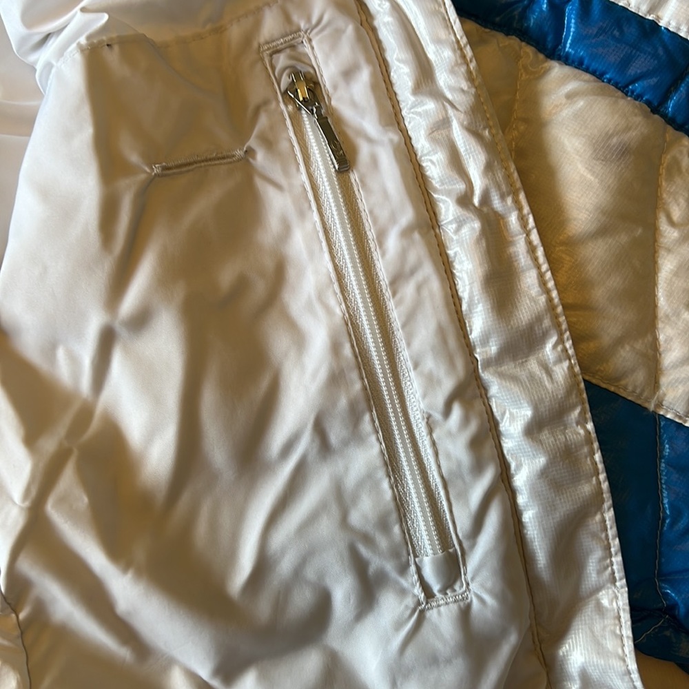 Spyder down jacket, size medium - Picture 9 of 9